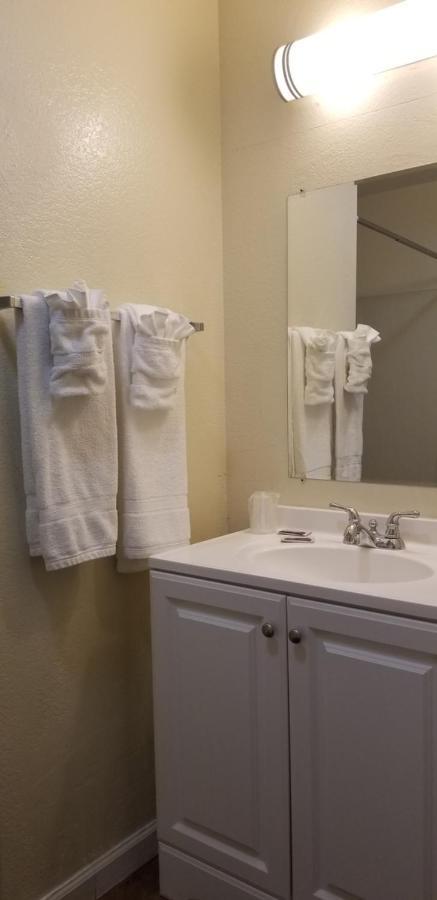 Sierra Crossing Hotel